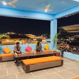  Hostal Madpackers